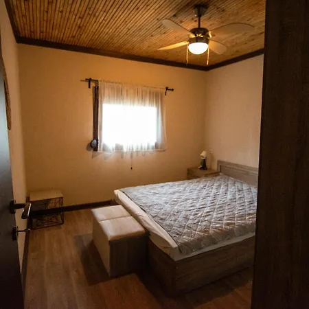 Mateya Apartman Metokhion Patriotikon